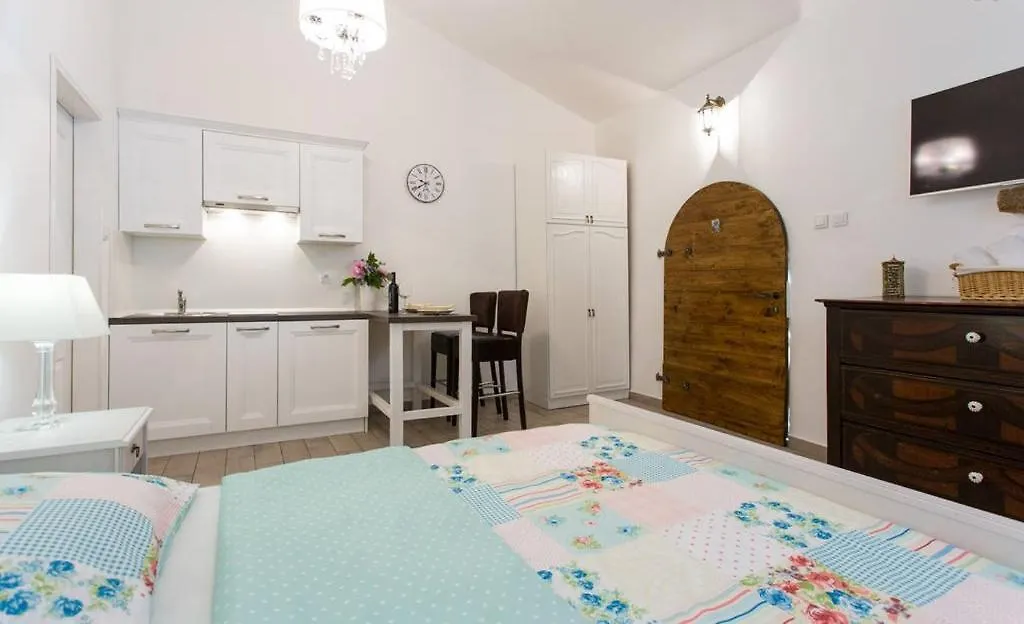 Studio Stonehouse Icici Apartment